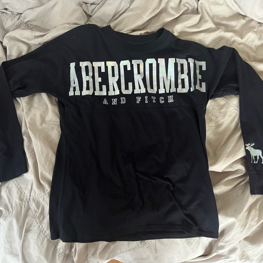 Black Abercrombie kids long sleeve size 11/12